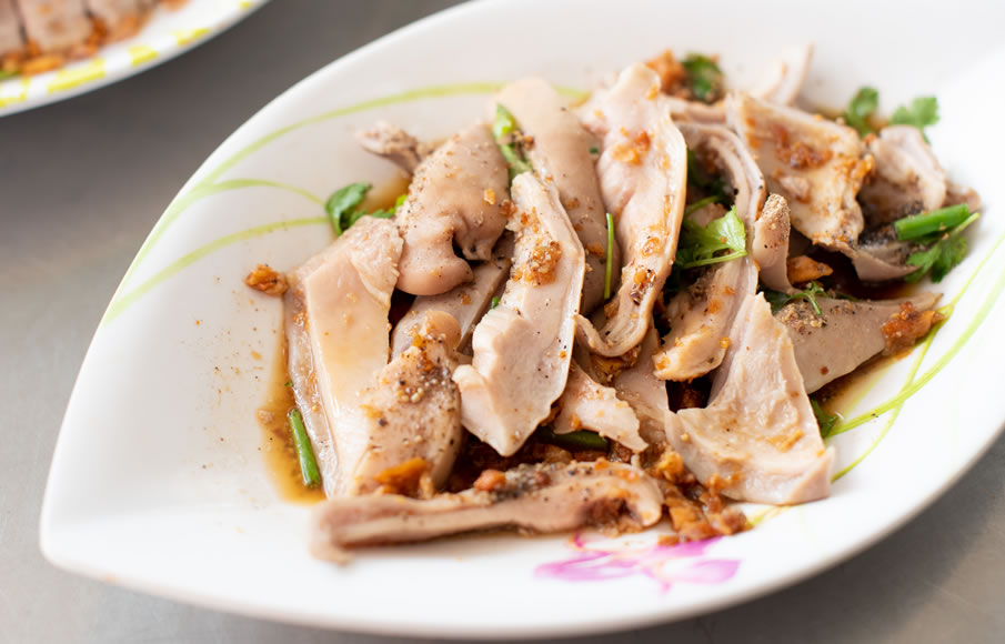 ก๋วยจั๊บน้ำข้น เจ้าเก่าโคลีเซี่ยม