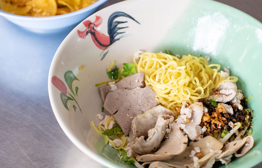 ก๋วยเตี๋ยวหมูใบตำลึงนายแกละ (ประสพลาภ)