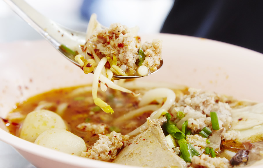 รุ่งเรือง ก๋วยเตี๋ยวหมูสุขุมวิท 26