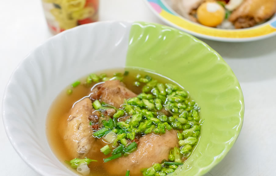สายน้ำผึ้ง ก๋วยเตี๋ยวปีกไก่ (สาขาสุขุมวิท)