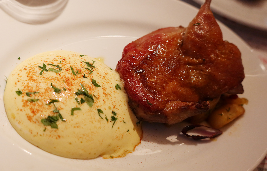 วาโซ สแปนิช ทาปาสบาร์ (Vaso Spanish Tapas Bar)