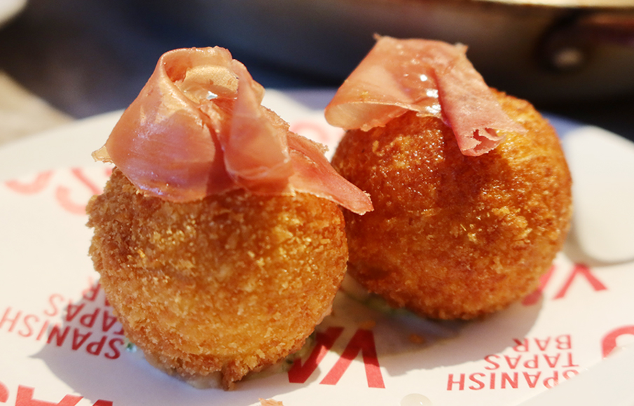 วาโซ สแปนิช ทาปาสบาร์ (Vaso Spanish Tapas Bar)